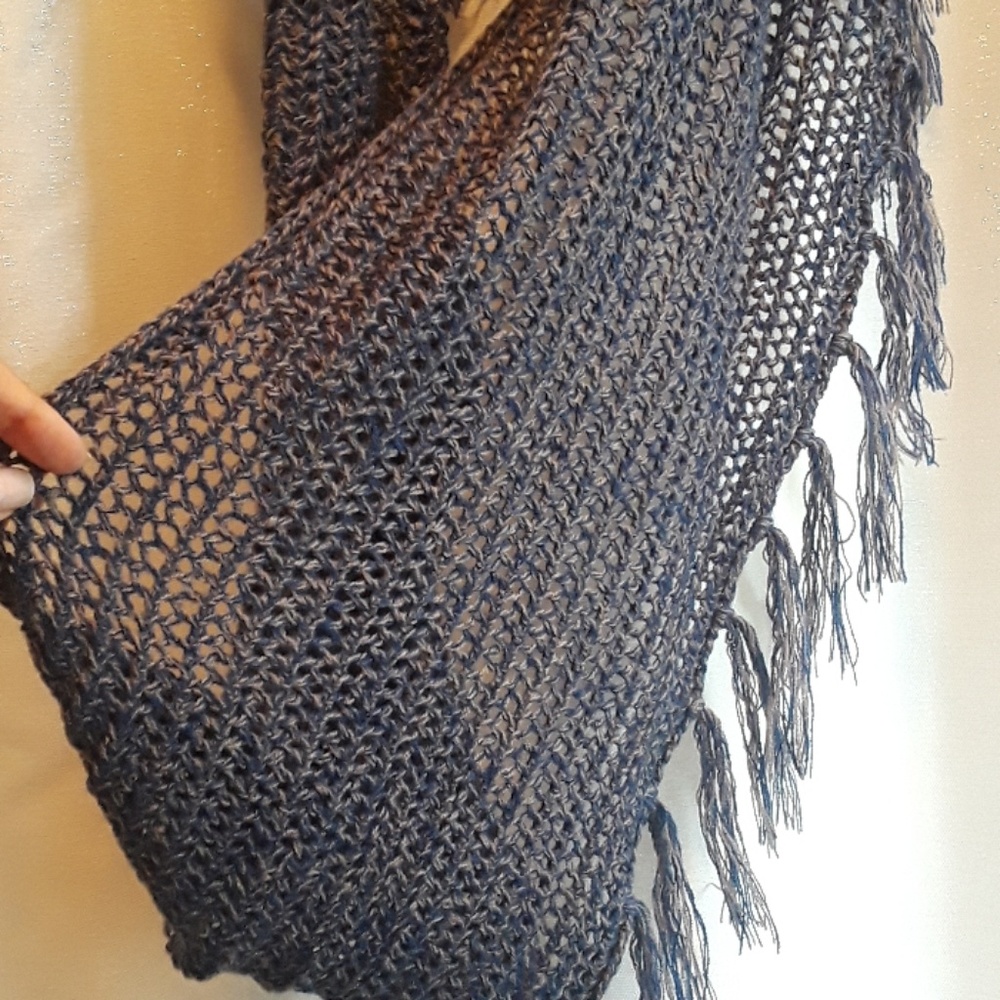 New Handmade knit fringe infinity scarf